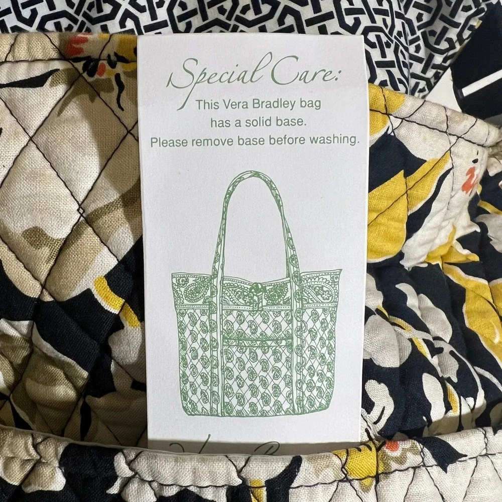 Vera Bradley Quilted Messenger Diaper Bag Tote‎ in Dogwood Print (Retired), NWOT